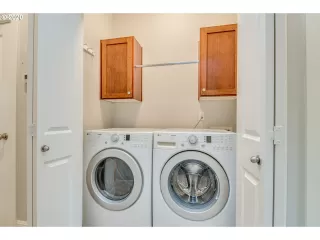 Photo #4: 20646429 Listing