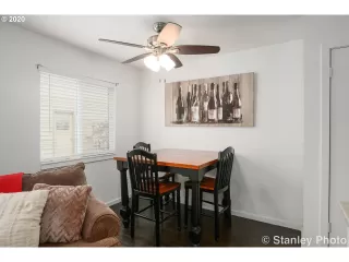 Photo #5: 20646698 Listing