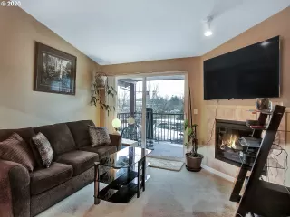 Photo #4: 20646850 Listing