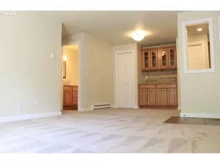 Photo #1: 20647287 Listing
