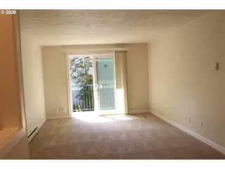 Photo #2: 20647287 Listing
