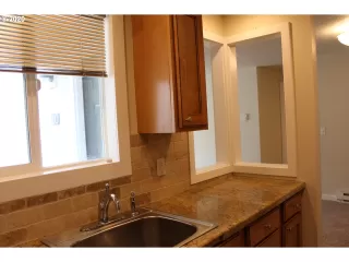 Photo #4: 20647287 Listing