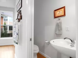 Photo #2: 20647693 Listing