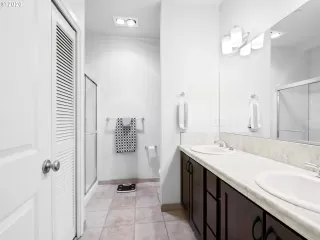 Photo #4: 20647693 Listing