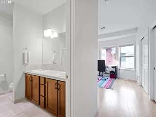 Photo #5: 20647693 Listing