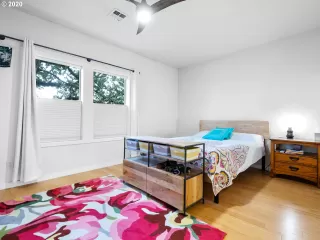 Photo #6: 20647693 Listing