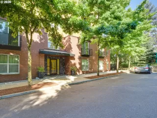 Photo #1: 20647923 Listing