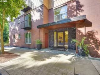 Photo #3: 20647923 Listing