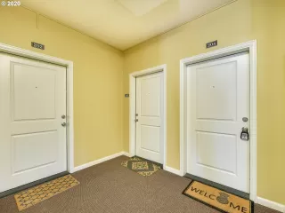 Photo #4: 20647923 Listing