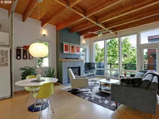 Photo #2: 20648147 Listing