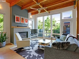 Photo #3: 20648147 Listing