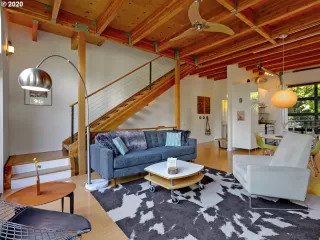 Photo #4: 20648147 Listing