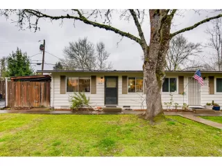 Click for more information on MLS # 20648423 : 5570 SW ERICKSON AVE More Details about MLS # 20648423 : 5570 SW ERICKSON AVE