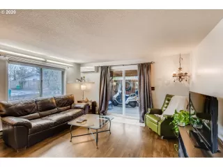 Photo #4: 20648423 Listing