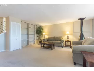 Photo #2: 20648492 Listing