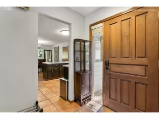 Photo #4: 20648506 Listing