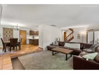 Photo #6: 20648506 Listing