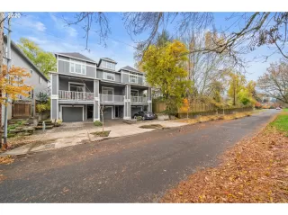 Photo #2: 20648725 Listing 