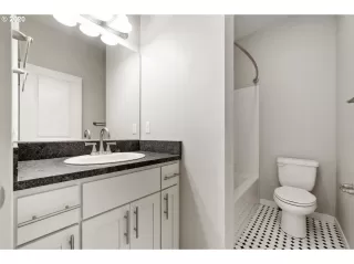 Photo #4: 20648725 Listing 