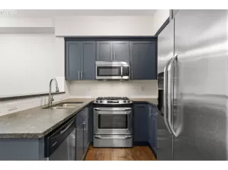 Photo #6: 20648725 Listing 