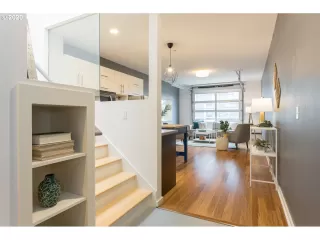 Photo #2: 20648829 Listing