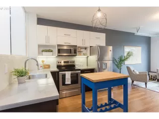 Photo #4: 20648829 Listing