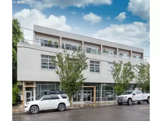 Photo #5: 20648829 Listing