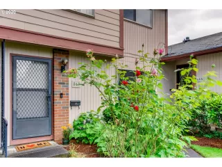 Photo #5: 20649002 Listing