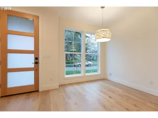 Photo #6: 20649096 Listing