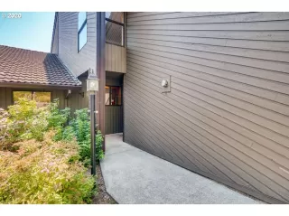 Photo #3: 20649726 Listing