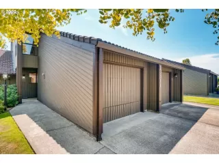 Photo #4: 20649726 Listing