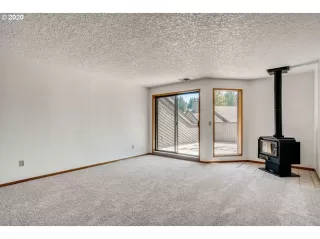 Photo #5: 20649726 Listing