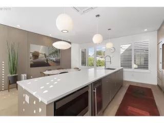 Photo #4: 20651021 Listing