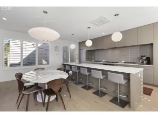 Photo #5: 20651021 Listing