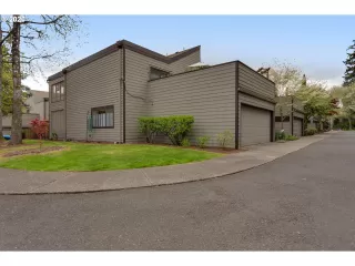 Photo #2: 20651102 Listing