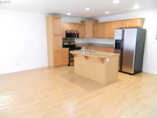 Photo #2: 20651402 Listing