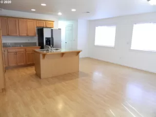 Photo #3: 20651402 Listing