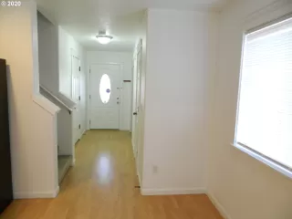 Photo #5: 20651402 Listing