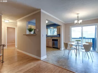 Photo #6: 20652518 Listing 