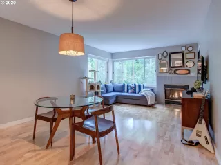 Photo #2: 20653608 Listing