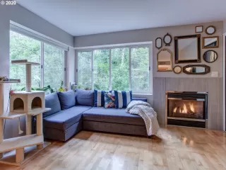 Photo #3: 20653608 Listing