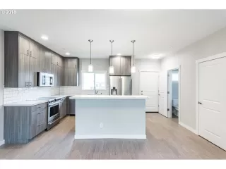 Photo #2: 20654098 Listing