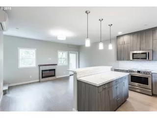 Photo #4: 20654098 Listing