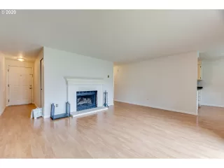 Photo #2: 20654206 Listing