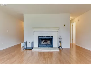 Photo #5: 20654206 Listing