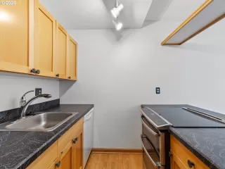 Photo #3: 20654405 Listing 