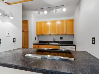 Photo #4: 20654405 Listing 