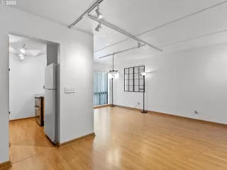 Photo #5: 20654405 Listing 