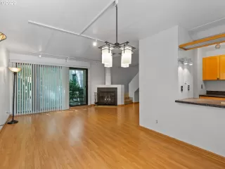 Photo #6: 20654405 Listing 