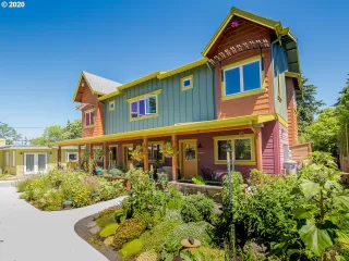 Photo #1: 20655100 Listing